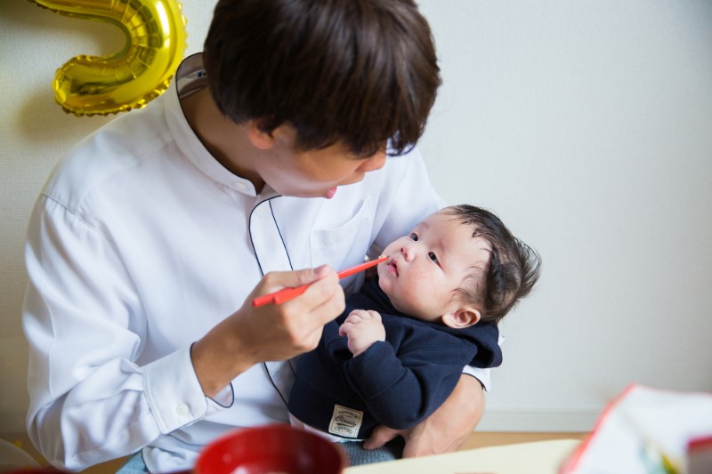 お食い初めで食べさせる物の順番は決まっている 準備方法を徹底解説 ふぉとるプラス 写真がもっと好きになる総合webメディア