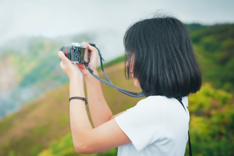 フォトグラファーやカメラマンにおすすめの服装紹介 黒が正解ではない ふぉとるプラス 写真がもっと好きになる総合webメディア