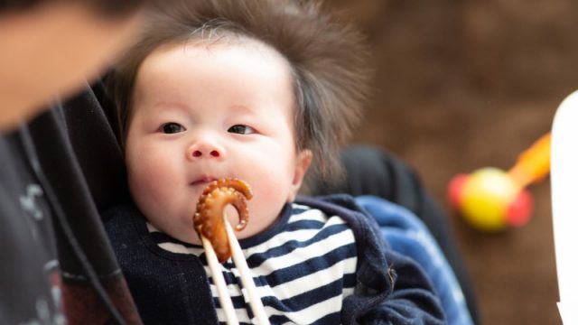 お食い初めはいつまでに行うべき やり方や必要なものについて解説 ふぉとるプラス 写真がもっと好きになる総合webメディア